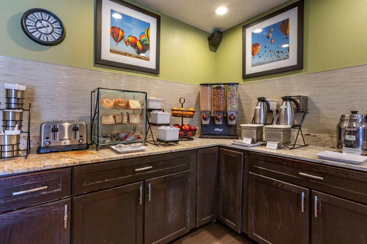 Best Western Airport Albuquerque Innsuites Hotel & Suites Exteriör bild