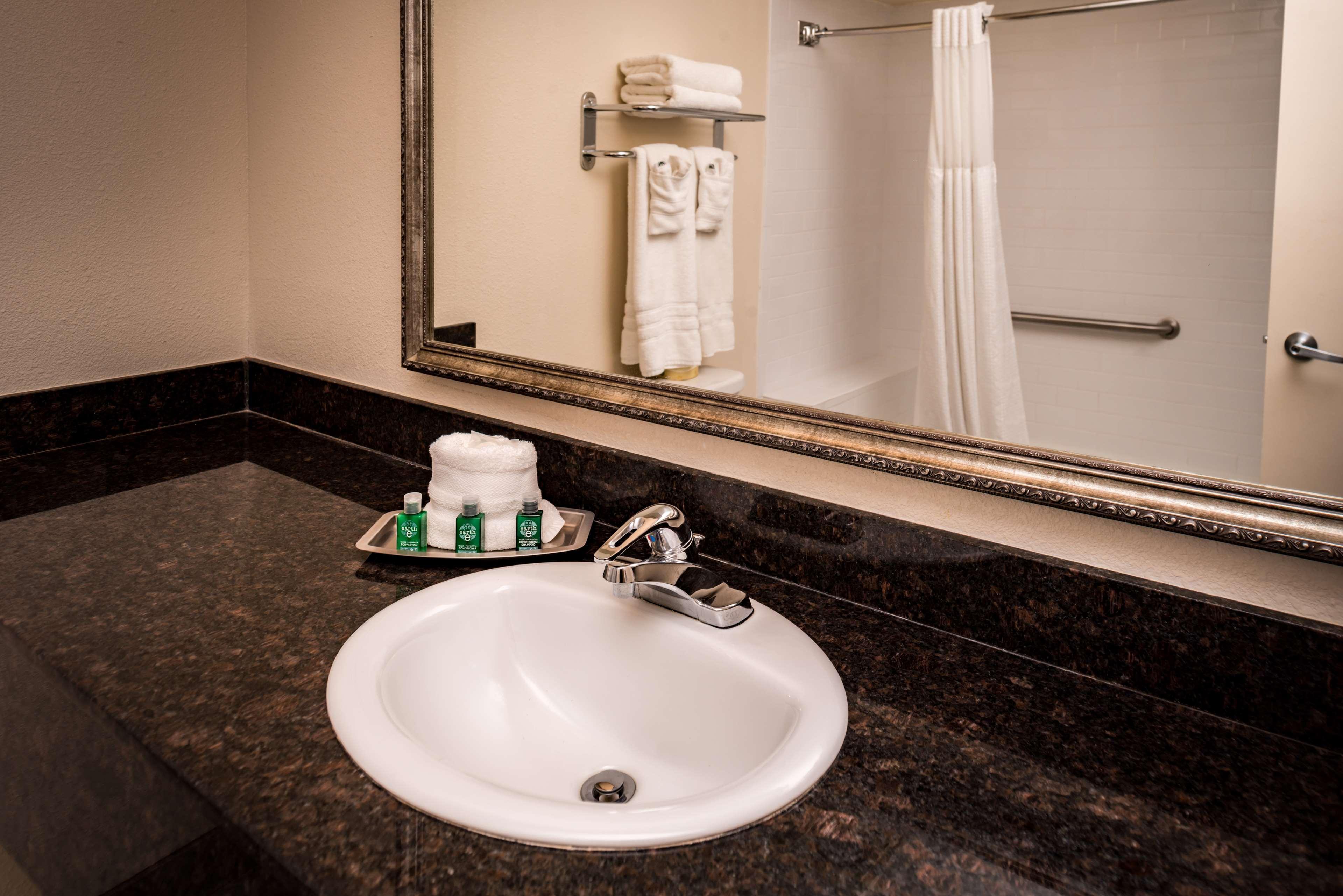 Best Western Airport Albuquerque Innsuites Hotel & Suites Exteriör bild