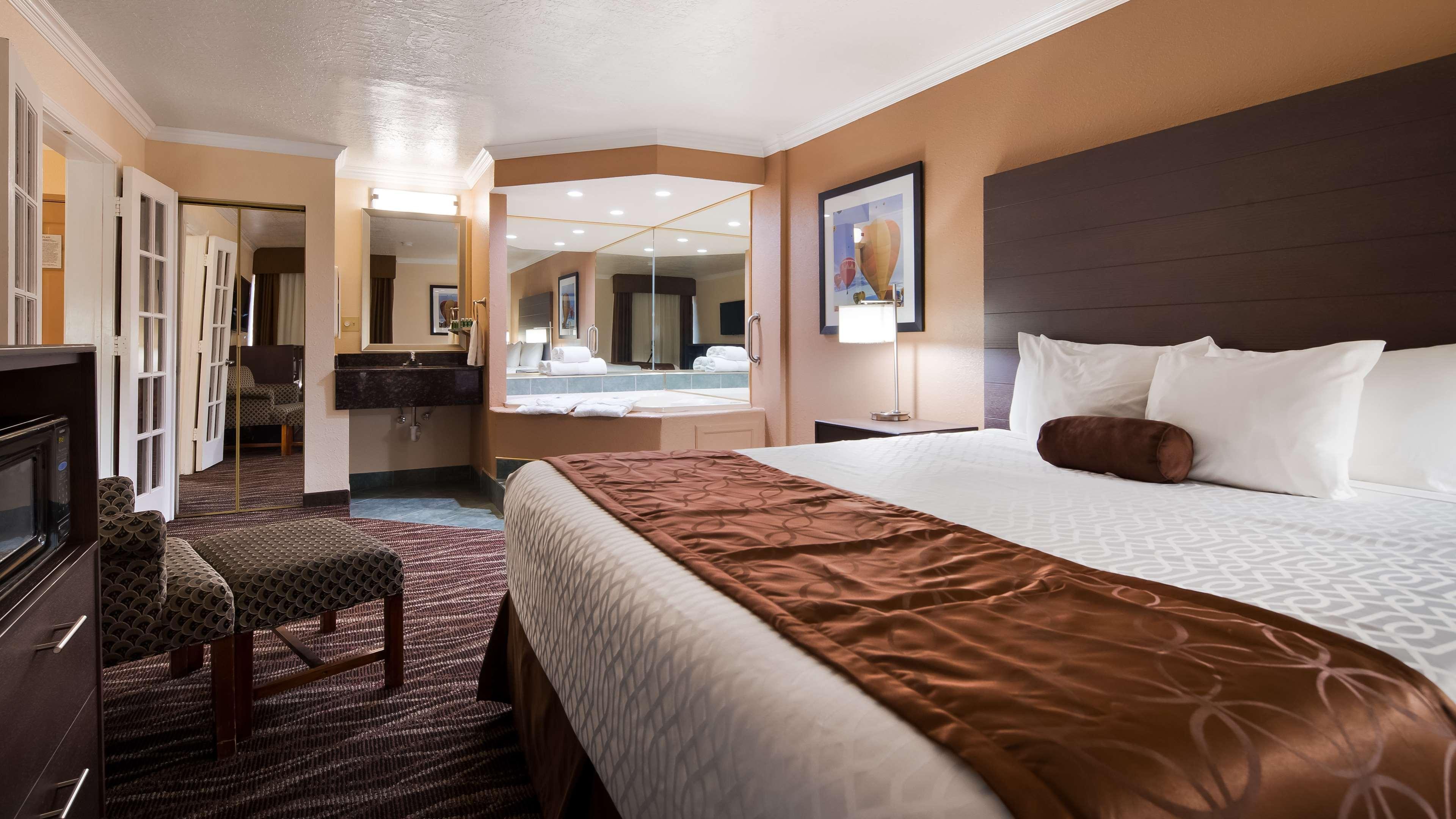 Best Western Airport Albuquerque Innsuites Hotel & Suites Exteriör bild
