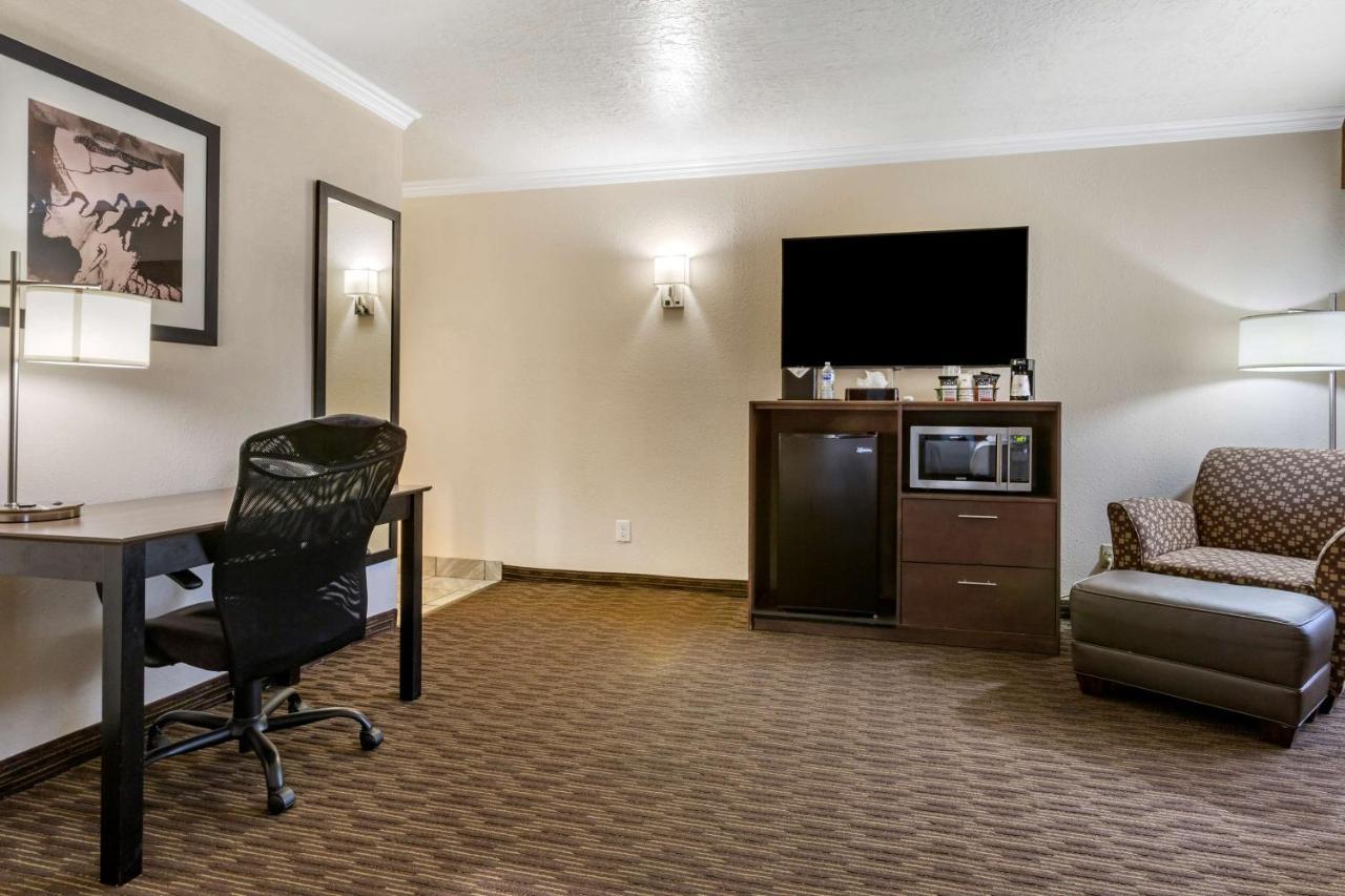 Best Western Airport Albuquerque Innsuites Hotel & Suites Exteriör bild