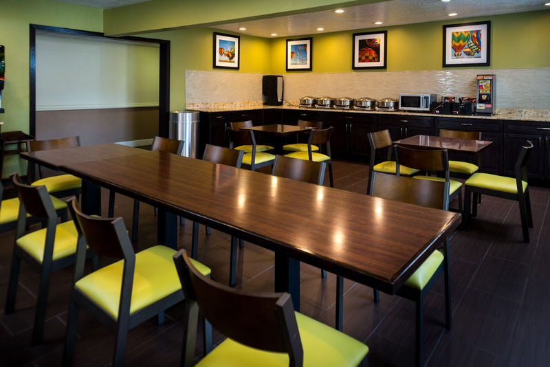Best Western Airport Albuquerque Innsuites Hotel & Suites Exteriör bild